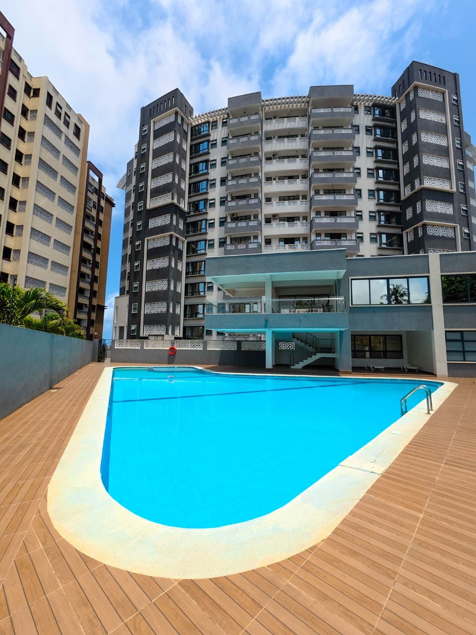 Three bedroom apartment with DSQ in Nyali